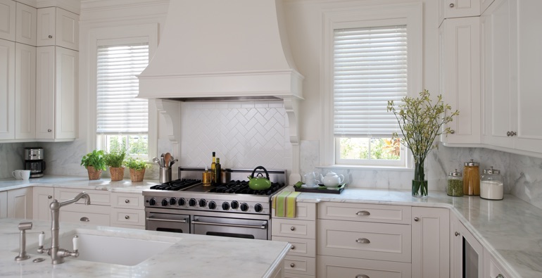 Boston kitchen white blinds